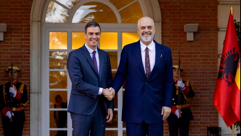 Shqipëria pjesë e panairit të turizmit ‘FITUR, Madrid’, Rama pritet nga kryeministri i Spanjës! Dhurata e veçantë e Kumbaros për Sanchez