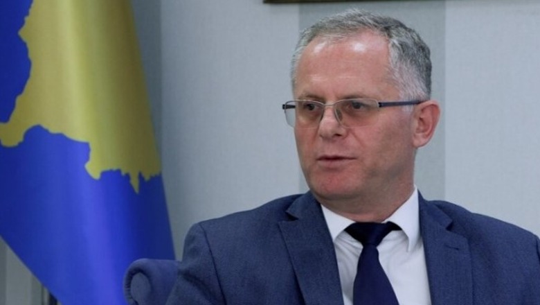 Qeveria e Kosovës paralajmëron masa për t’u siguruar që çështja e dinarit të mos dëmtojë qytetarët