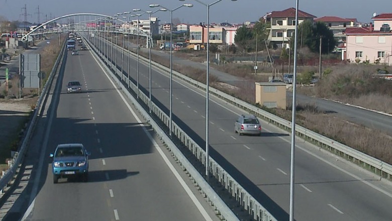 Autostrada Tiranë-Durrës me pagesë? ARRSH e mohon: Nuk do të ketë tarifë për përdoruesit, po zgjerohet me paratë e buxhetit të shtetit