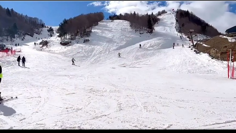 Pista e skive në Dardhë mbushet me vizitorë, Rama: Pjesë e buqetës turistike gjatë dimrit në Korçë