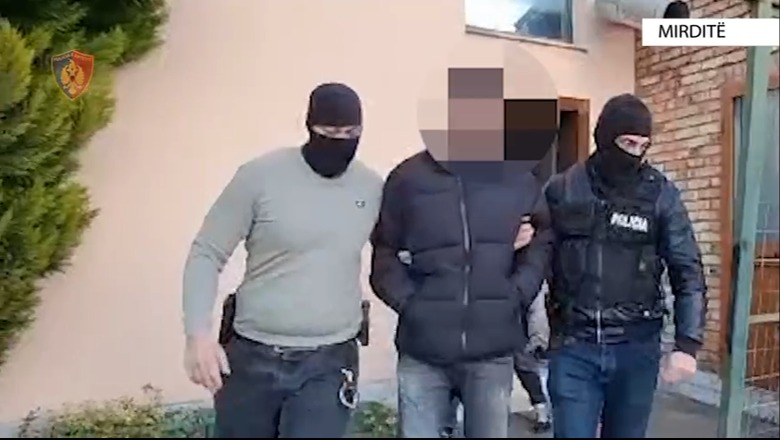 I shpallur në kërkim nga Italia si anëtar i një grupi kriminal dhe trafik lëndësh narkotike, arrestohet 22 vjeçari në Mirditë! Pritet ekstradimi (VIDEO)