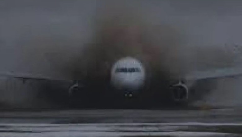 VIDEO/ Ankth dhe frikë për 179 pasagjerë, avioni bën ulje të vështirë