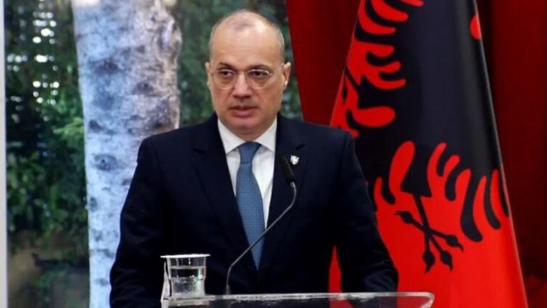 VIDEO/ 16 vjet e pavarur, ministri Hasani: Festojmë sot lirinë e Kosovës, Shqipëria gjithmonë krah saj