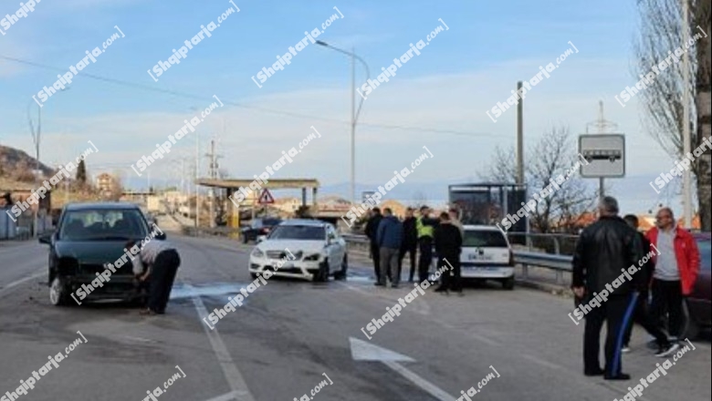 Përplasen dy makina në aksin Pogradec-Qafë Thanë