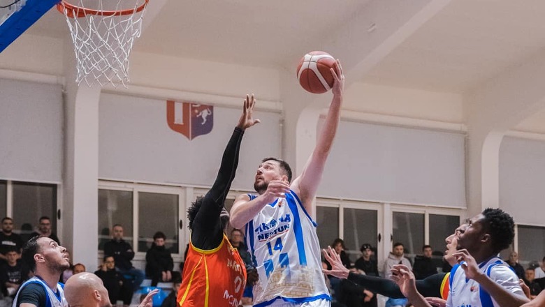 Basketboll/ Kryeqyteti 'vishet' bardheblu, Tirana mposht me diferencë Partizanin
