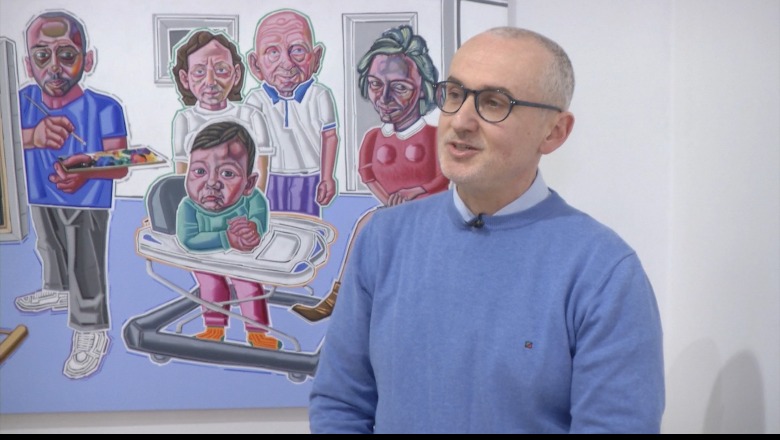 Emigroi 31 vjet më parë, Toni Milaqi çel ekspozitën e parë personale në atdhe, në  piktura dhe familja: Dhuna gjendet kudo! Puna ime sa politike dhe sociale 