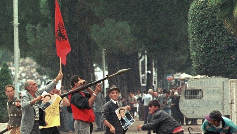 A duhet të rihetohet Berisha për kryengritjen e armatosur të 14 shtatorit '98? Si votuan shqiptarët në sondazhin e Shqiptarja.com 