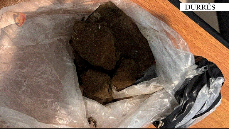 Shpërndanin drogë në Xhafzotaj, 4 të arrestuar! Sekuestrohet 131.5 gramë kanabis sativa në formë çokollate