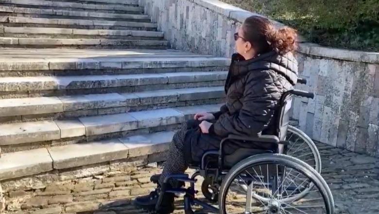 Gjirokastra pa rampa, invalidët pa akses në zonën muzeale, Koko: Nuk ndjek dot asnjë event kulturor, jam e përjashtuar