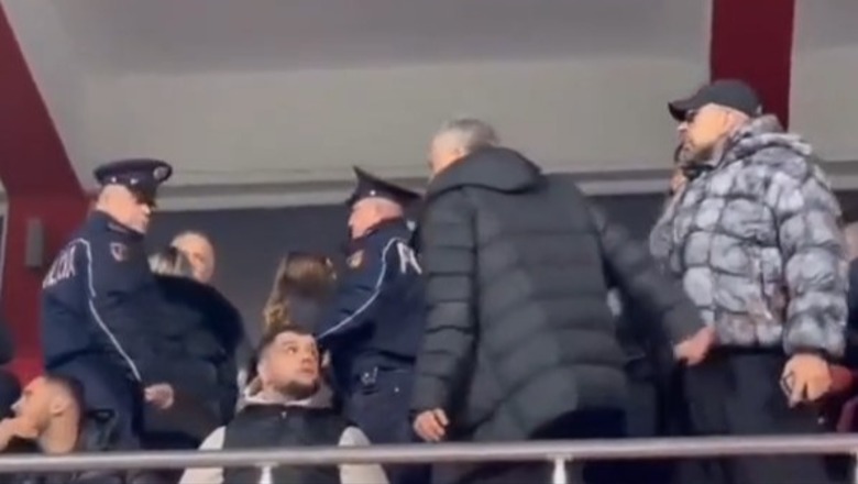 VIDEO/ Olsi Rama në këmbë, tifozët korçar sulmojnë drejtuesit e Partizanit në tribunën VIP! Takaj shkon t'i qetësojë
