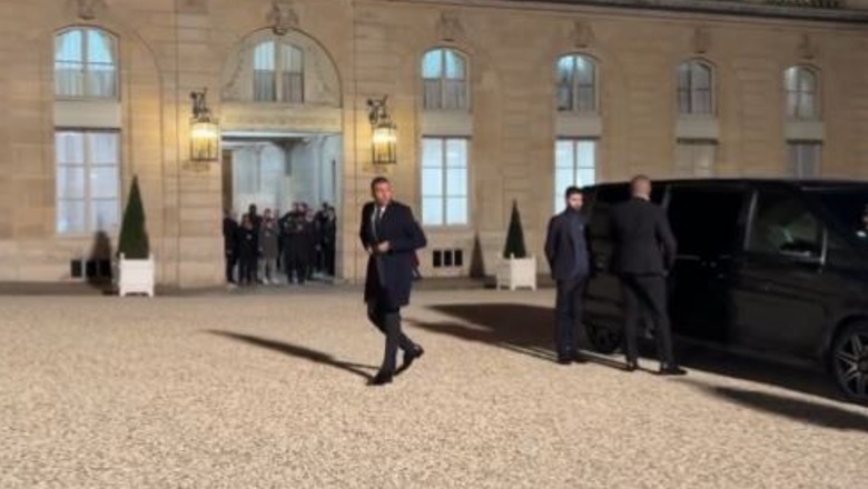 VIDEO/ Mbappe pritet me ceremoni në pallatin Elysee, Macron dhe presidenti i PSG tentojnë t’i mbushin mendjen që mos të largohet