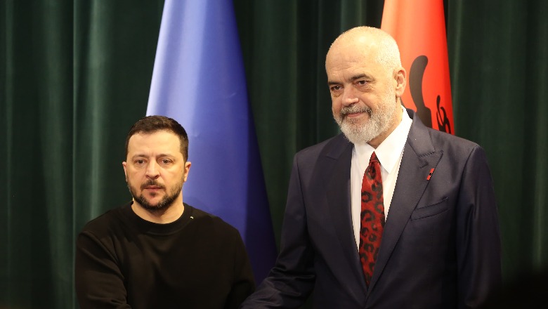 Mediat e huaja jehonë vizitës së Zelenskyt në Tiranë: Shqipëria krah Ukrainës! Presidenti do kërkojë mbështetje dhe municione nga aleatët