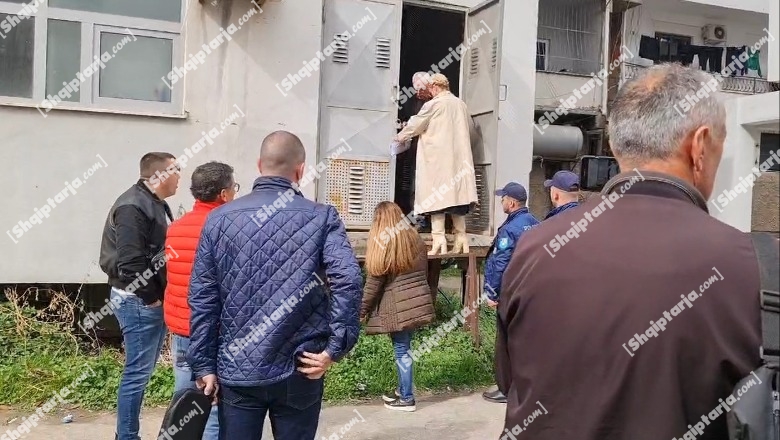 Durrës, banorët kundër rikonstruksionit të pallatit! Bashkia tenton t’i nxjerre jashtë me polici