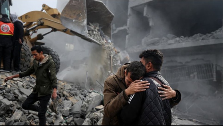 Lufta në Rripin e Gazës/ Po prisnin të merrnin ndihma ushqimore, 104 palestinezë vriten nga sulmet izraelite! 760 të plagosur! SHBA: Po hetojmë ngjarjen, Izraeli të japë shpjegime