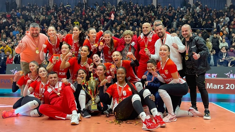 Volejboll/ Skënderbeu i vajzave pa rivale, korçaret fitojnë 'Ligën Gjergj Kastrioti' për herë të tretë! Mposhtin Dritën në finale