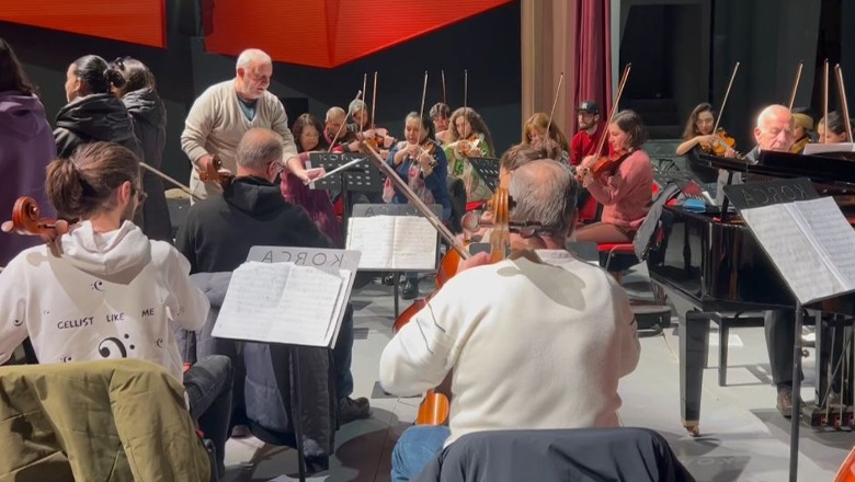 Kërkuan rritje page, pushohen nga puna 9 instrumentistë të Orkestrës së Harqeve në Korçë 