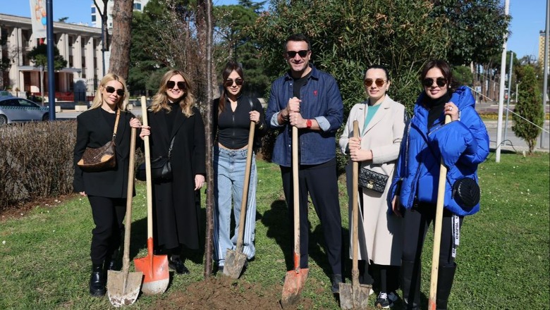 8 Marsi, gratë sipërmarrëse të Tiranës mbjellin pemë, Veliaj: Faleminderit që iu bashkuat nismës për të lënë shenjë në qytet