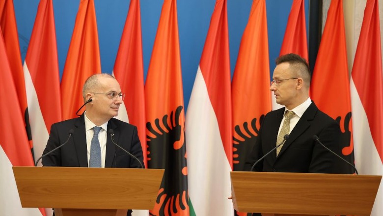 Ministri Hasani në Budapest, firmos 2 marrëveshje në fushën e arsimit dhe diplomacisë: Hungaria, më e pranishme se kurrë në tregun shqiptar