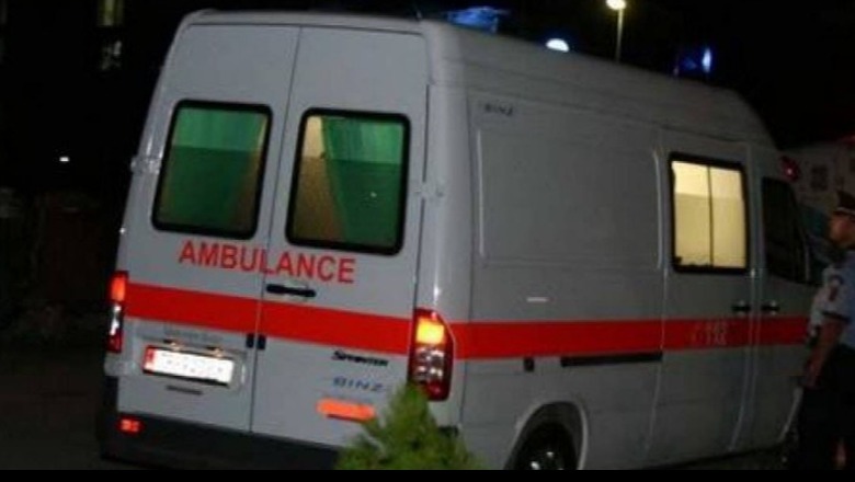 Tepelenë/ Përplasen dy automjete orët e para të mëngjesit! Një 51-vjeçar rrëzohet aksidentalisht nga lartësia e banesës së tij