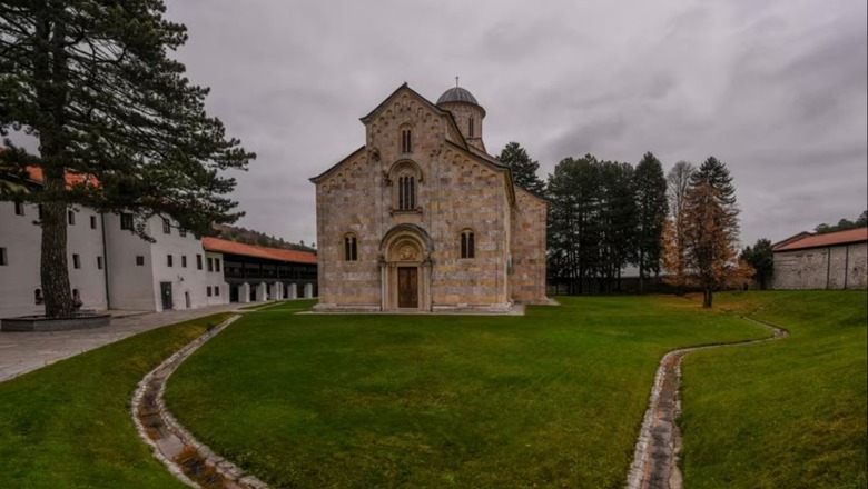 Zbatimi i vendimit për Manastirin e Deçanit, shtetet e QUINT-it reagojnë pas kërkesës së qeverisë së Kosovës