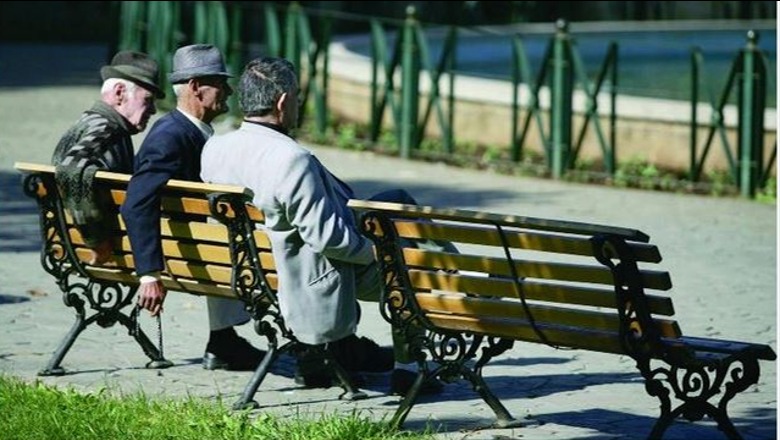 Ligji, nga 3 prilli llogari bankare falas për pensionistët e personat me ndihmë ekonomike! Brenda vitit pensioni do merret në bankë