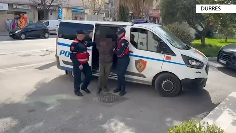 Durrës, po tentonte të vidhte një automjet, arrestohet në flagrancë 28-vjeçari (EMRI)