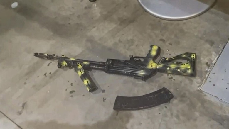 FOTO/ Armët e gjetura në sallën e koncerteve në Moskë ku u vranë të paktën 115 persona