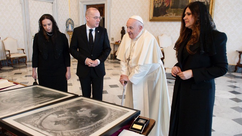 Ministri Hasani në selinë e shenjtë, takon Papa Françeskun: Vlerësoi shembullin që Shqipëria i jep botës