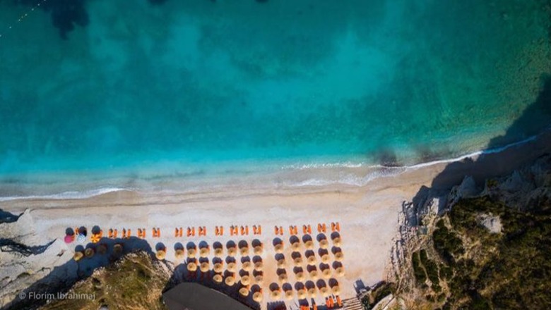 Plazhi ‘Pasqyrat’ në Ksamil ka ujin më blu në botë, lë pas edhe Greqinë!