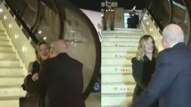 Gafa e kryeministrit libanez, ngatërron Melonin me asistenten e saj, e pret me puthje e përqafime (Video)