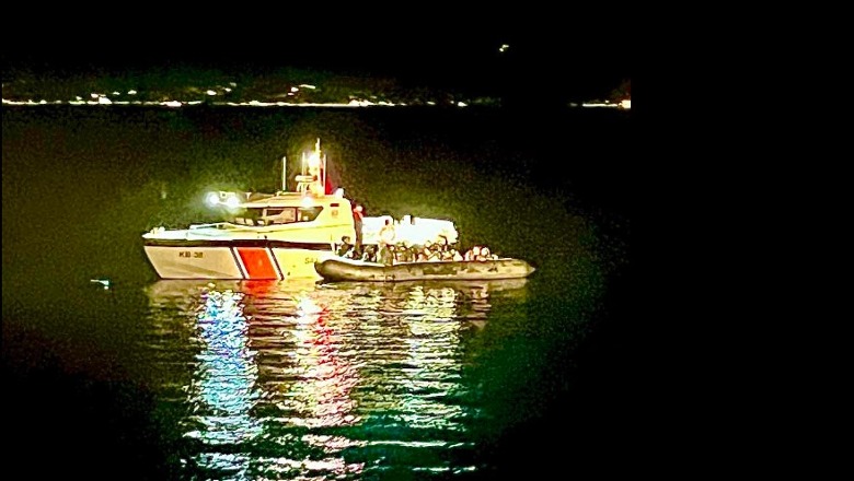 Anija shqiptare kap gomonen me 24 emigrantë në Detin Egje! Pjesë e monitorimit të ujërave detare në kuadër të NATO-s