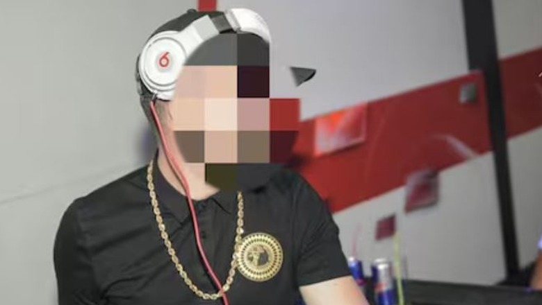 DJ shqiptar aksidentohet për vdekje pas koncertit në Itali! Ferrari me 200 km/h përplaset me anësoret dhe bëhet copash (Foto)