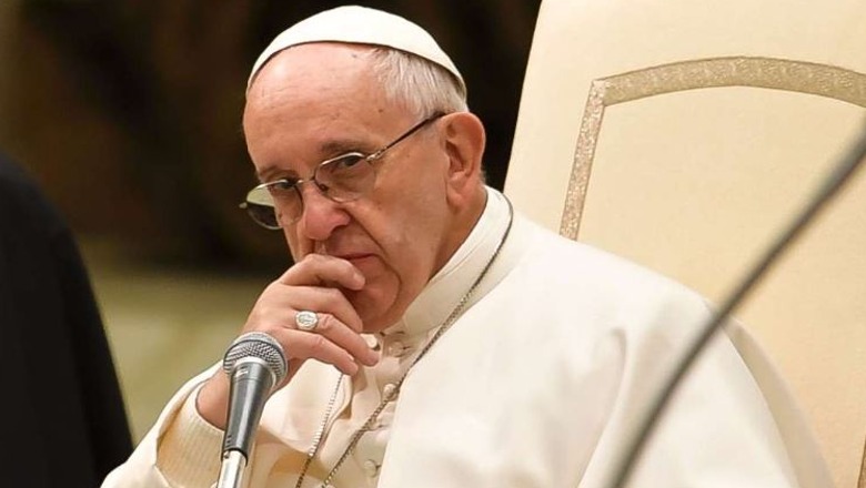 ​Papa Françesku: Duhet t'i mirëpresim ata që trokasin në dyert tona