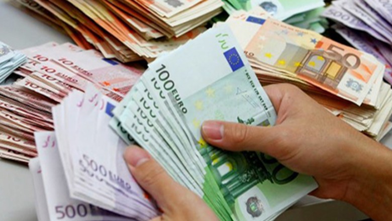 E hënë e “zezë” për valutat, Euro në rënie të lirë, nënçmohet me mbi 12%! Arsyet pse ky zhvlerësim kundrejt lekut