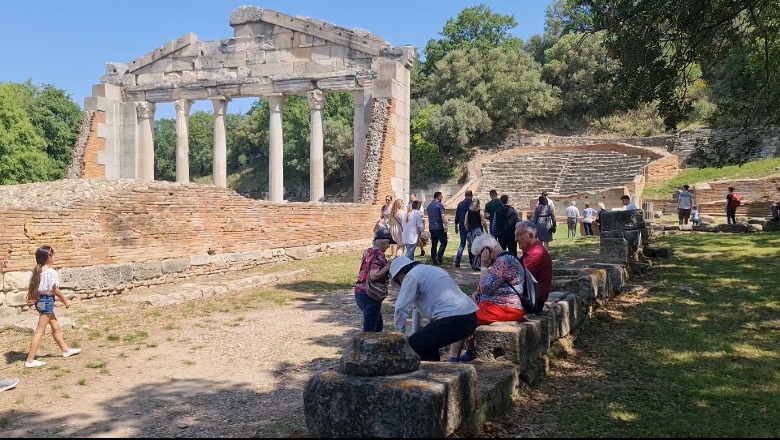 Turizmi historik në rritje, Apolonia pret mbi 330 turistë në ditë! Drejtoresha e Parkut: Ekspozohen mozaikët e vilave romake