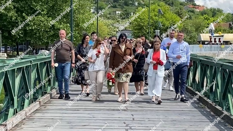 Hidhen lule nga ura e Bunës për nënën e mbytur me 3 fëmijë, nënkryetarja e Shkodrës, Qyteza: Mos heshtni pas dyerve ku dëgjoni dhunë