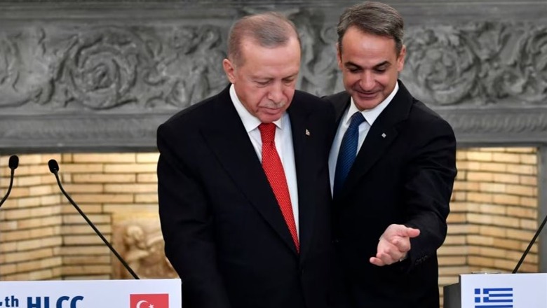 Mitsotakis vizitë në Turqi për të përmirësuar lidhjet e dëmtuara  