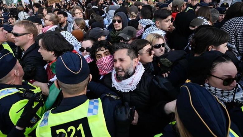 ‘Liri Palestinës', policia përleshje me protestuesit në finalen e Eurovizion