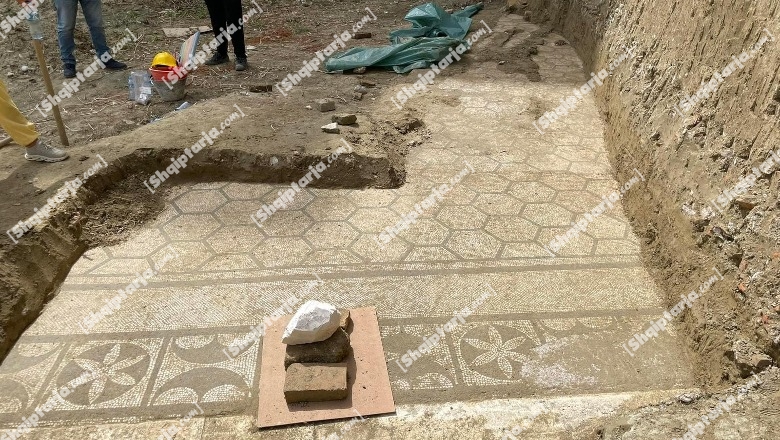 Nëntoka e Durrësit vijon të zbulojë thesare/ Dy mozaikët e gjetur tregojnë për një histori të paktën 1900 vjeçare