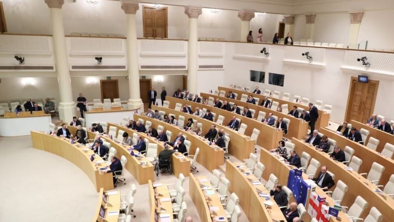 Gjeorgjia cakton seancën plenare për të zhbërë veton ndaj Ligjit për ‘agjentët e huaj’