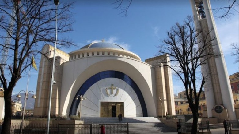 Ceremonia simbolike e çiftit të së njëjtës gjini në Tiranë, Kisha Ortodokse: E panatyrshmja nuk bëhet e natyrshme me dekrete ligjore