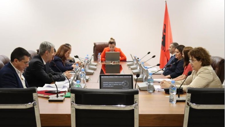 Kuvendi skualifikon 6 kandidatë për KLGJ dhe KLP, mes tyre edhe e besuara e familjes Berisha