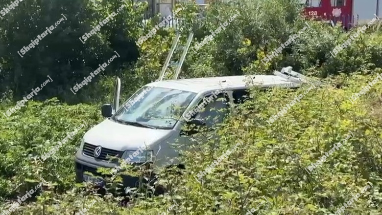 Furgoni i Ministrisë së Shëndetësisë del nga rruga në aksin Lezhë-Laç, humb jetën shoferi! Dyshohet se pësoi atak kardiak (VIDEO)