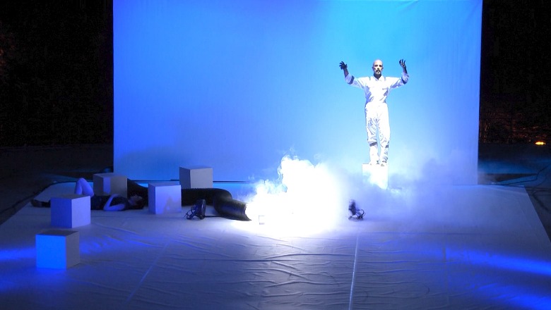 Çelet java kulturore greke me koreografin Yannis Adoniou! Performanca moderne bazuar mbi mitin e Letos te Amfiteatri