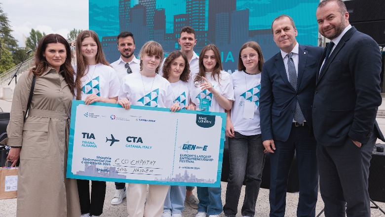 Festivali kombëtar i Sipërmarrjes 2024- Tirana Bank, ndan çmimet për Sipërmarrjet më të mira të të rinjve