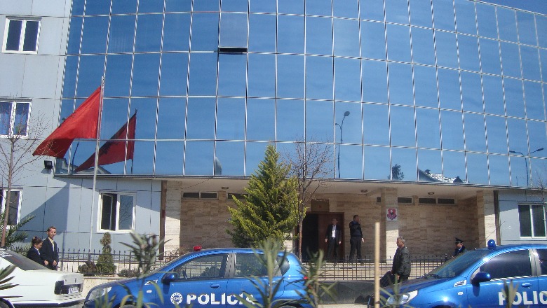 E rëndë në Tiranë, policja 21-vjeçare vetëvritet me armën e shërbimit