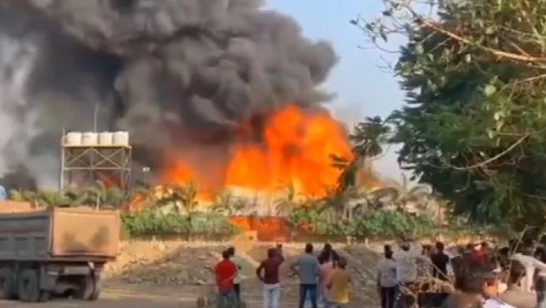 Zjarr i madh përfshin një sallë lojërash në Indi, të paktën 20 persona të vdekur
