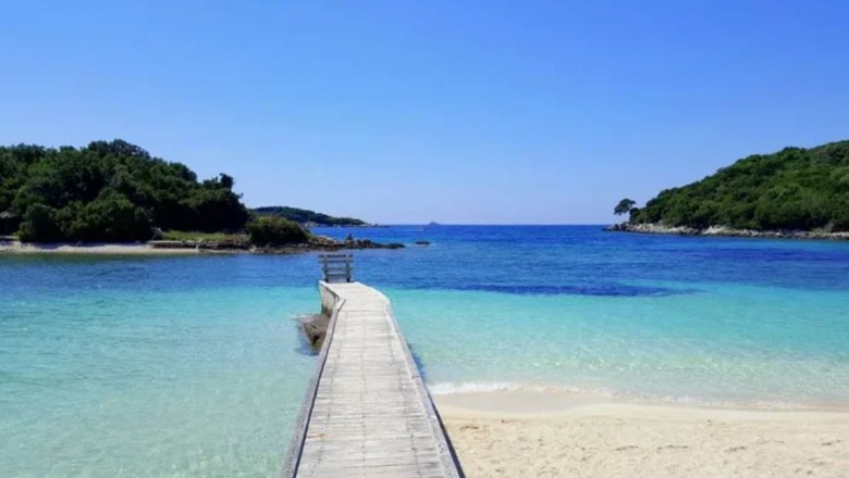 'Mirror': Turistët dynden në Shqipëri, destinacionin me ujëra të pastër kristal dhe resorte mahnitëse
