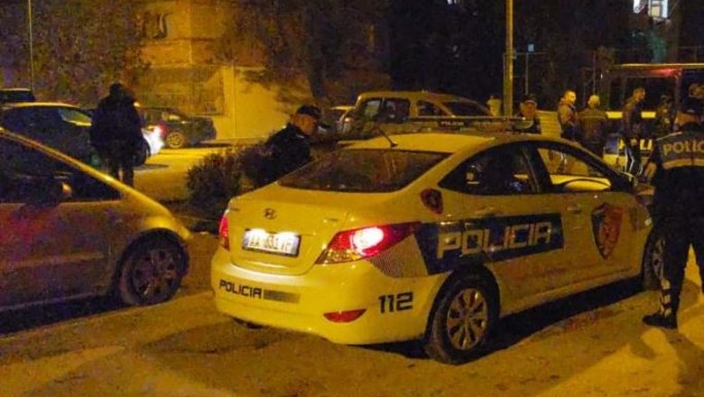 Operacionalja dhe Shqiponjat aksion në Vlorë, kapet 35 vjeçari me armë pa leje në makinë (Emri)