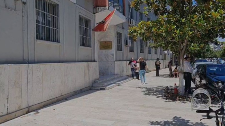 Gjyqtarja e Durrësit Entela Shedulla pengon median, seanca për trafikantët e 7 pakove me kokainë zhvillohet me dyer të mbyllura 